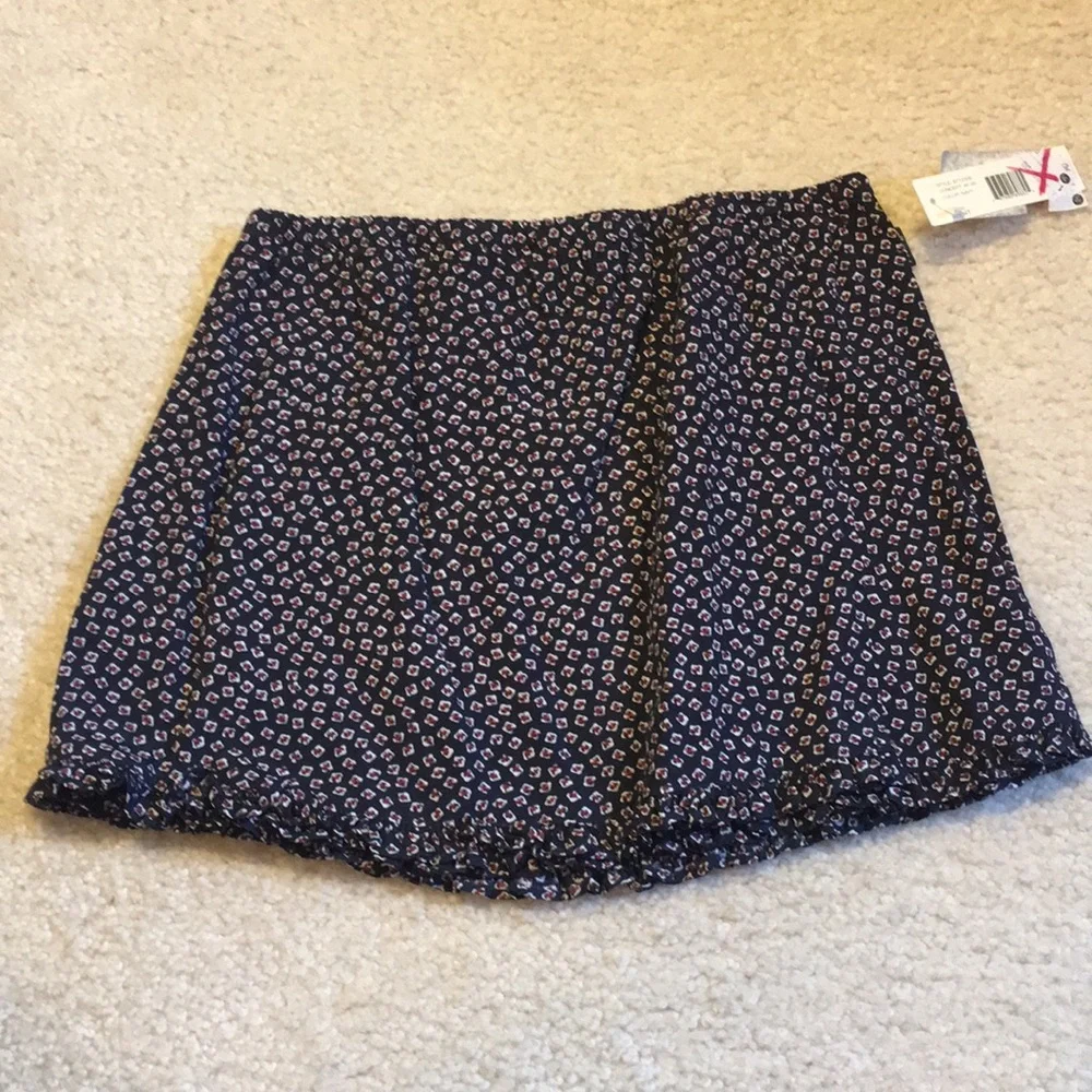 NWT DKNY skirt and sweater outfit size 4T